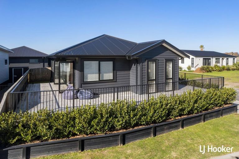 Photo of property in 5 Moet Crescent, Waihi Beach, 3611