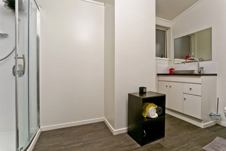 Photo of property in 48 Tauhinu Road, Greenhithe, Auckland, 0632