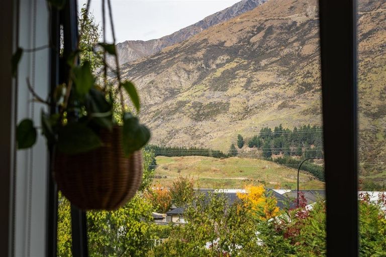 Photo of property in 6 Cotswold Court, Lower Shotover, Queenstown, 9304