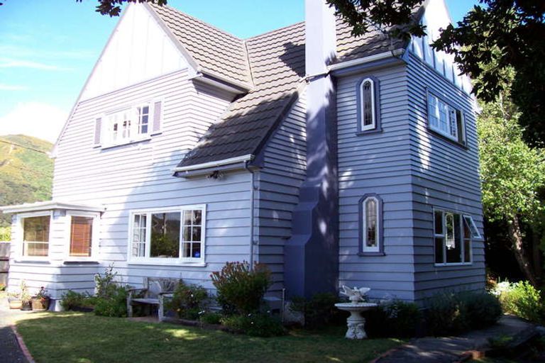 Photo of property in 2 Hinemoa Street, Waiwhetu, Lower Hutt, 5010