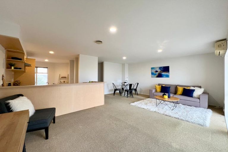 Photo of property in 2/23 Charlenne Close, Ranui, Auckland, 0612