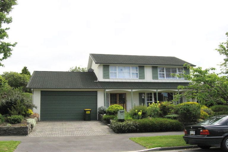 Photo of property in 18 Highfield Place, Avonhead, Christchurch, 8042