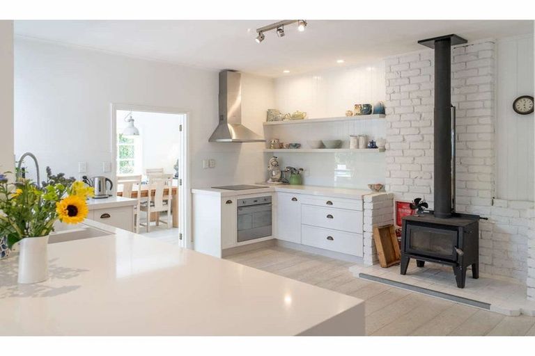 Photo of property in 37 Riverview Road, Kerikeri, 0230