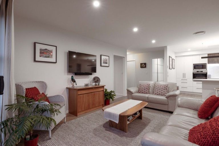 Photo of property in 45 Cotula Way, Papamoa Beach, Papamoa, 3118