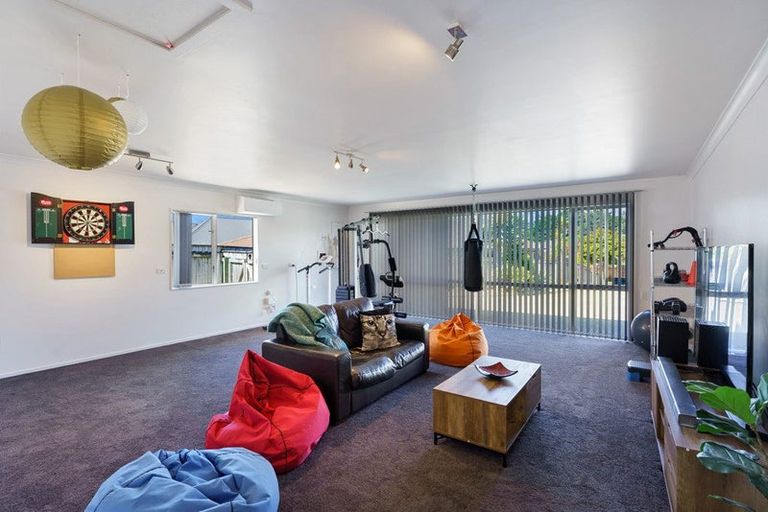 Photo of property in 17 Ashleigh Way, Waikanae Beach, Waikanae, 5036