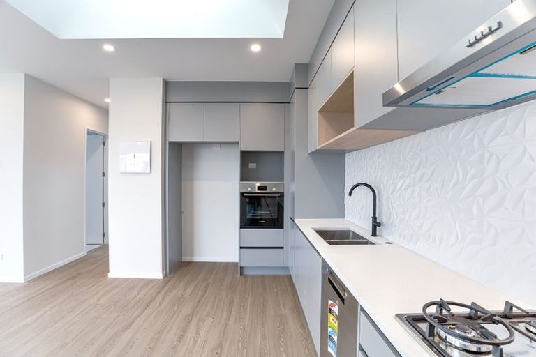 Photo of property in 37 Horokaka Street, Massey, 0614