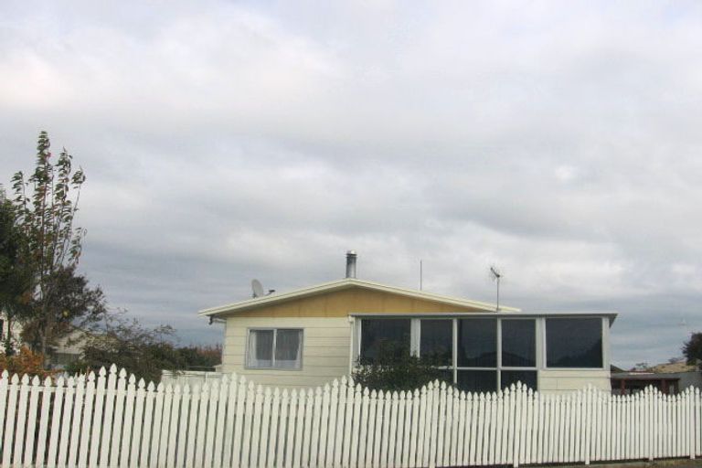Photo of property in 17 Cedar Grove, Highbury, Palmerston North, 4412