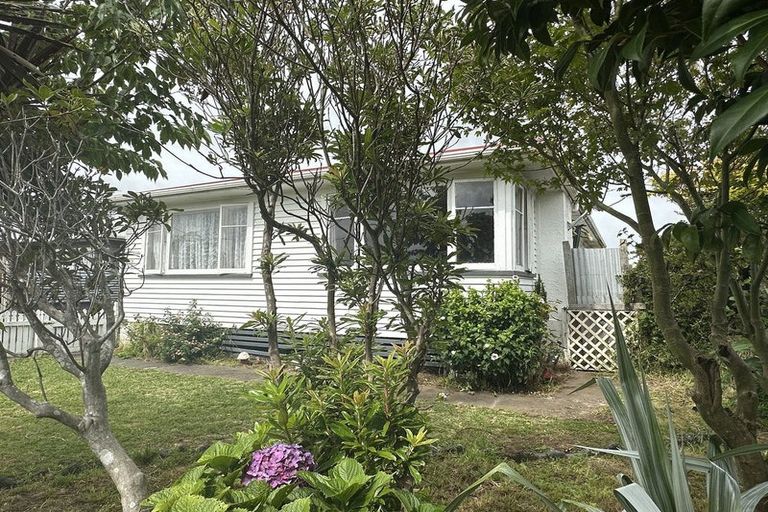 Photo of property in 131 Broadway, Waitara, 4320