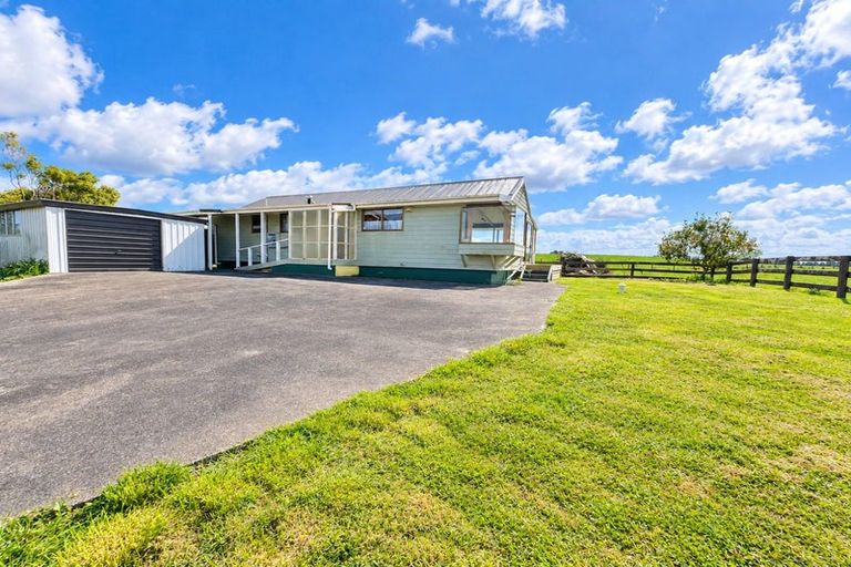 Photo of property in 270 Blackbridge Road, Karaka, Papakura, 2580