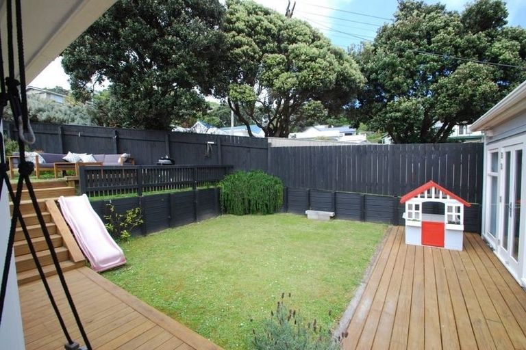 Photo of property in 87 Tiber Street, Island Bay, Wellington, 6023