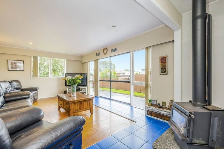 Photo of property in 3 Marybeth Place, Rosehill, Papakura, 2113