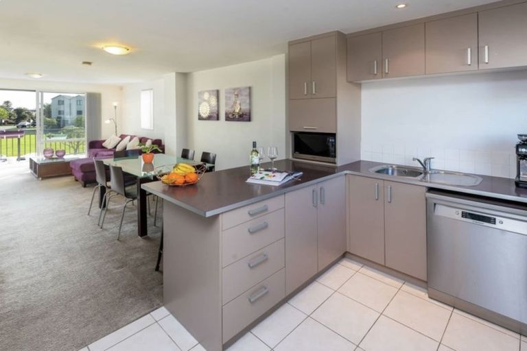 Photo of property in 6/1 Opito Way, East Tamaki, Auckland, 2013