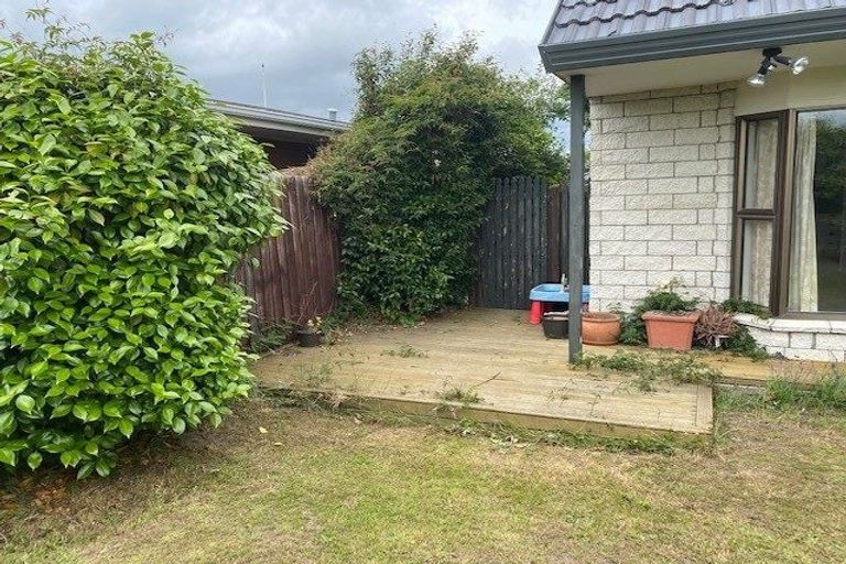 Photo of property in 2/7 Rhyl Place, Bryndwr, Christchurch, 8053