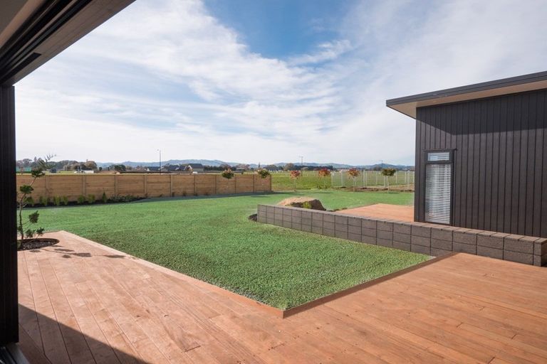 Photo of property in 33 Seachange Drive, Leamington, Cambridge, 3432