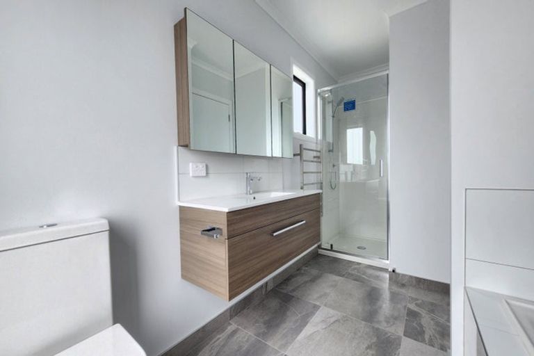 Photo of property in 12 Koreke Close, Kenepuru, Porirua, 5022