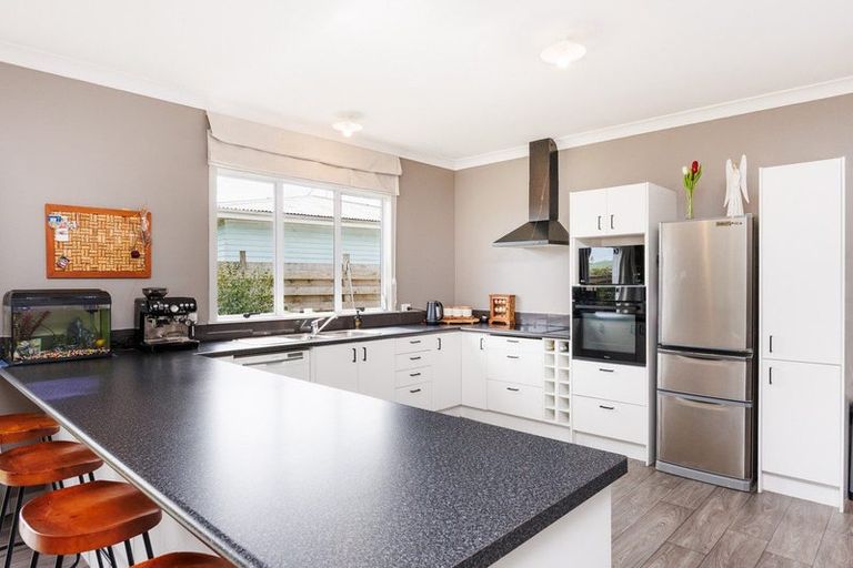 Photo of property in 3 Medway Street, Rongotea, 4476