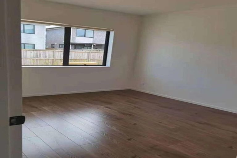 Photo of property in 23 Hakinakina Drive, Flat Bush, Auckland, 2019