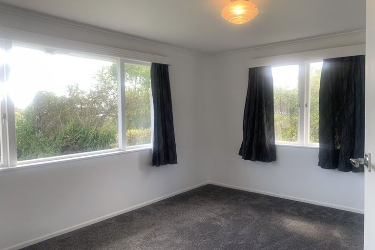 Photo of property in 143 Edmonton Road, Te Atatu South, Auckland, 0610