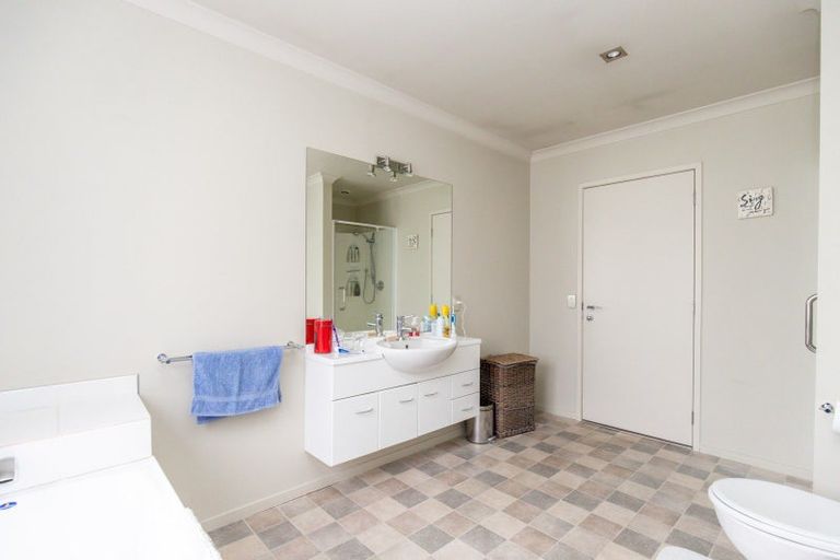 Photo of property in 2 Benner Drive, Ngatea, 3503