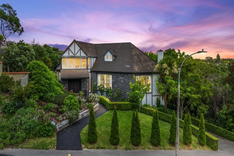 Photo of property in 2 Bengal Drive, Cashmere, Christchurch, 8022