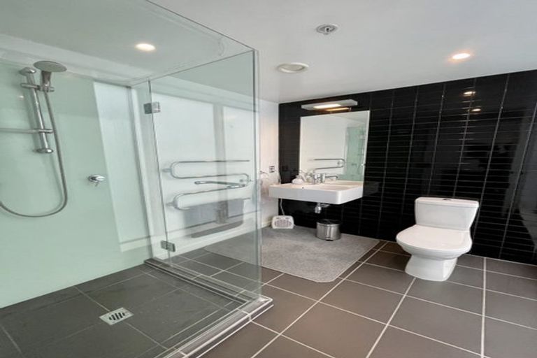 Photo of property in Portal Apartments, 6a/42 Cable Street, Te Aro, Wellington, 6011