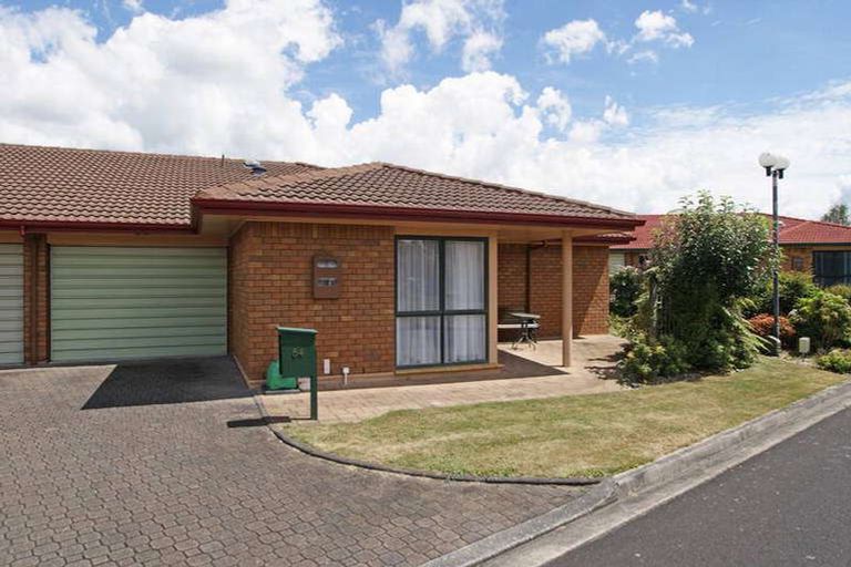 Photo of property in 64 Grosvenor Gardens, Flagstaff, Hamilton, 3210