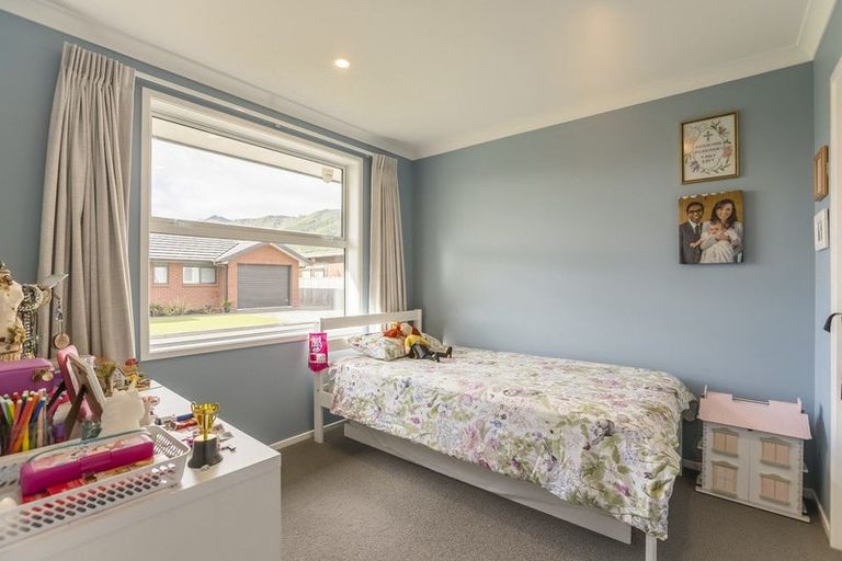 Photo of property in 27 Parata Street, Waikanae, 5036