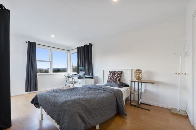 Photo of property in 49 Spence Road, Henderson, Auckland, 0612