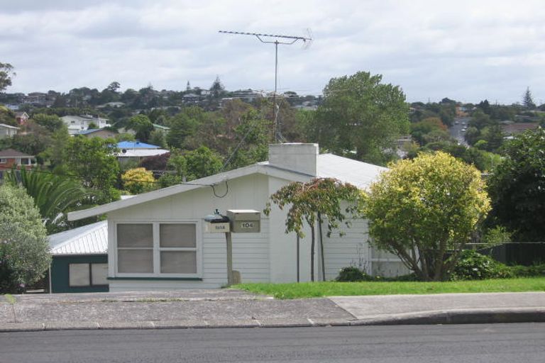 Photo of property in 1/104 Archers Road, Glenfield, Auckland, 0629
