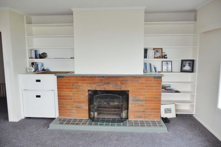 Photo of property in 16 Seaview Road, Cable Bay, 0420