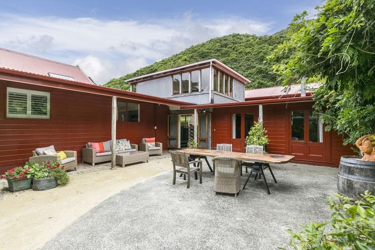 Photo of property in 287 South Karori Road, Karori, Wellington, 6012