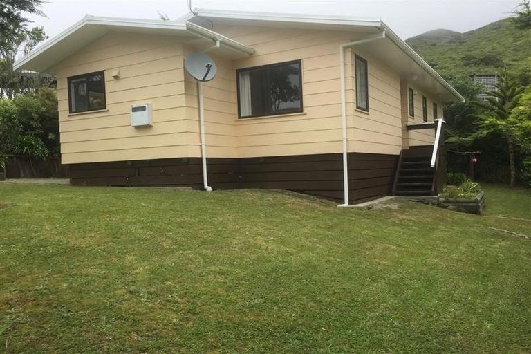 Photo of property in 69 Nalanda Crescent, Broadmeadows, Wellington, 6035