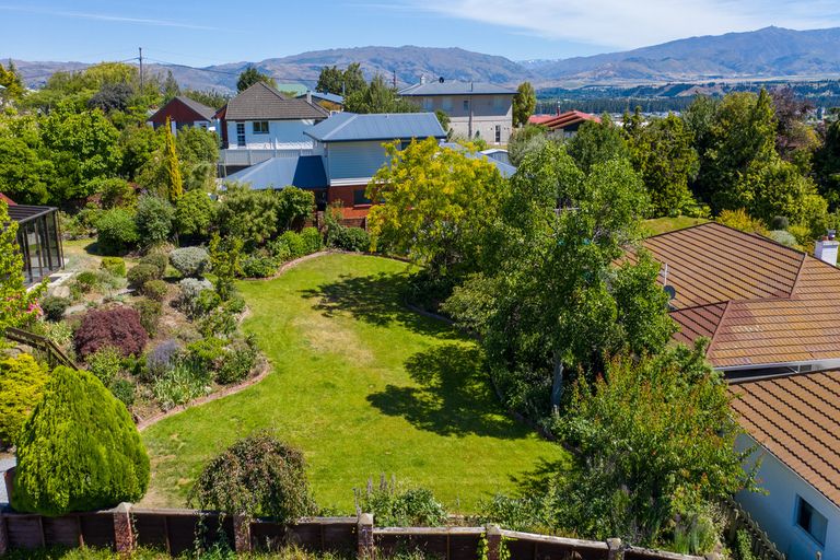 Photo of property in 2c Craig Place, Bridge Hill, Alexandra, 9320