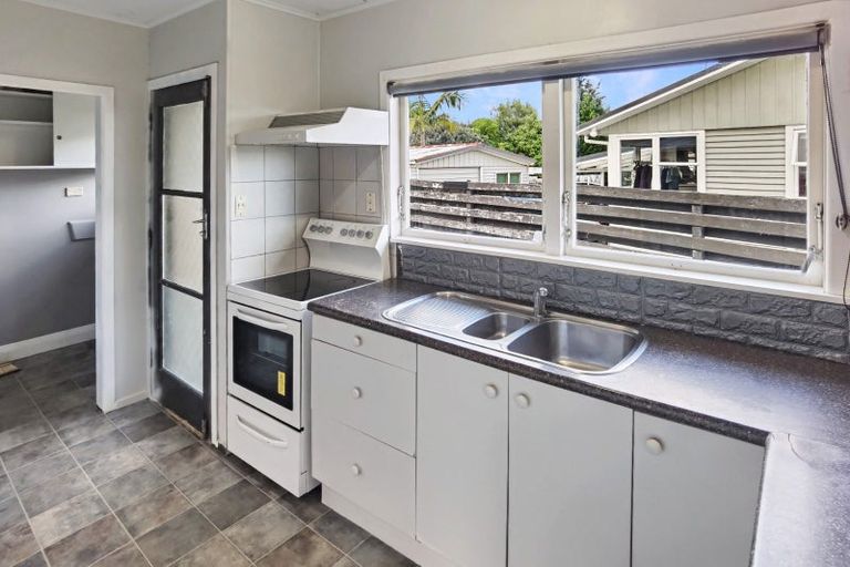 Photo of property in 22 Larne Avenue, Pakuranga Heights, Auckland, 2010