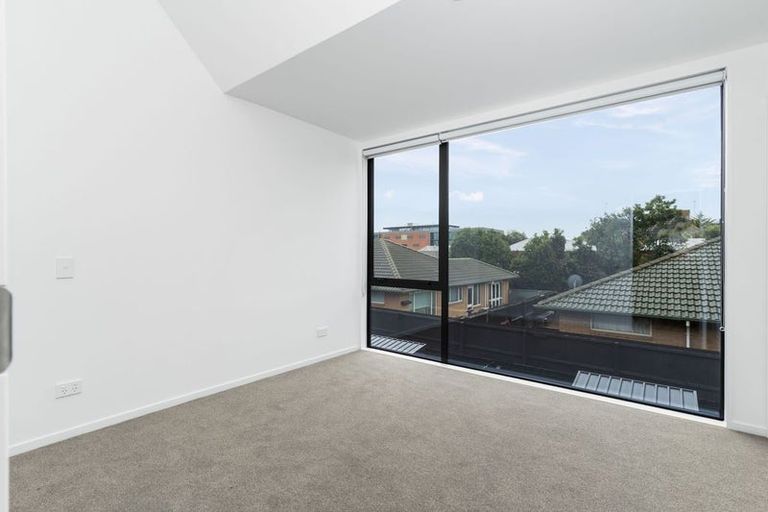 Photo of property in 1/7 Grove Road, Papakura, 2110