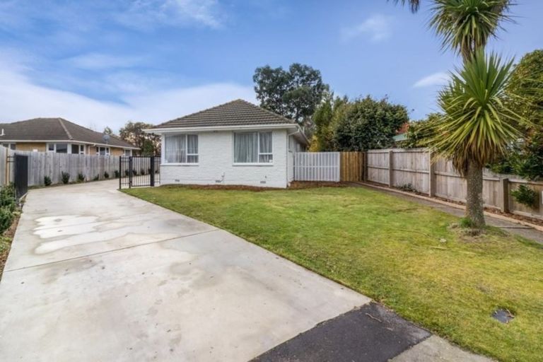 Photo of property in 8 Bellina Place, Broomfield, Christchurch, 8042