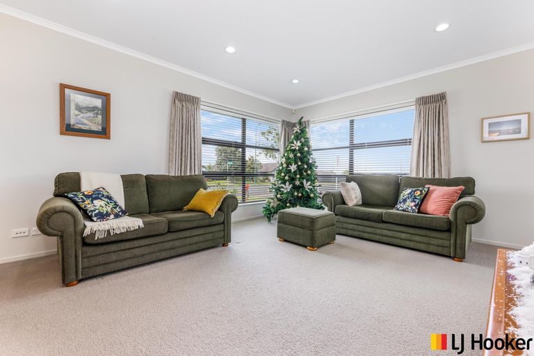 Photo of property in 45 Hadley Wood Drive, Wattle Downs, Auckland, 2103