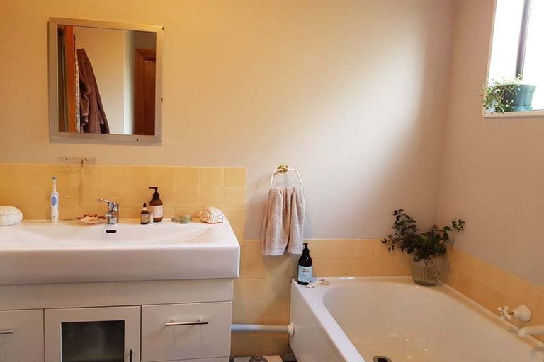 Photo of property in 39 Home Street, Manapouri, 9679