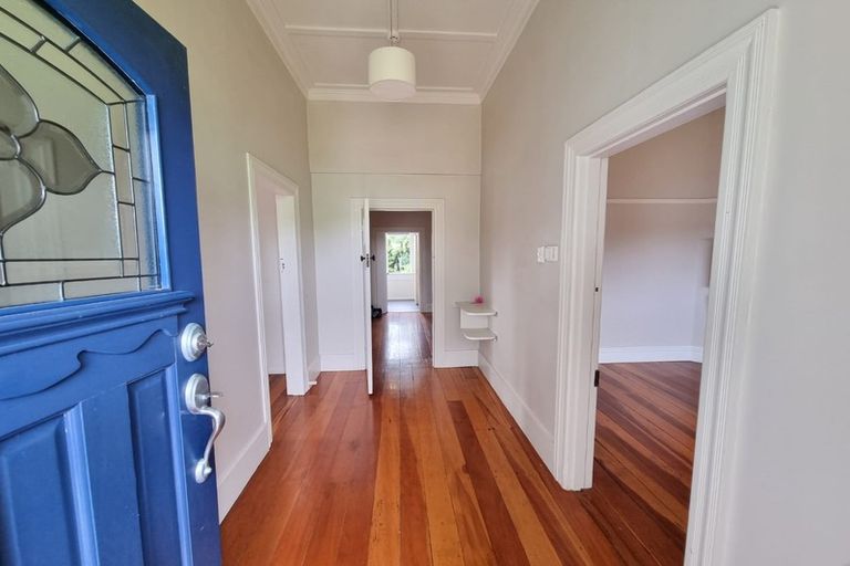 Photo of property in 17 Verbena Road, Birkdale, Auckland, 0626