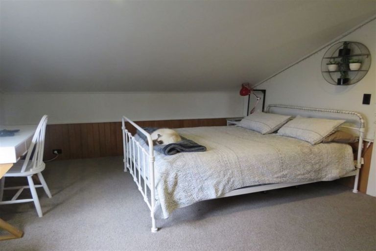 Photo of property in 23 Queenwood Road, Levin, 5510