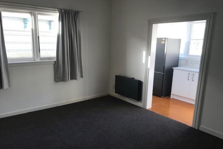 Photo of property in 130 Brougham Street, Mount Victoria, Wellington, 6011