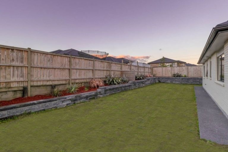 Photo of property in 102 Tapu Road, Huapai, Kumeu, 0810