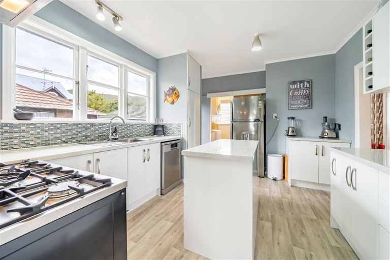 Photo of property in 42 Porutu Street, Fairfield, Lower Hutt, 5011