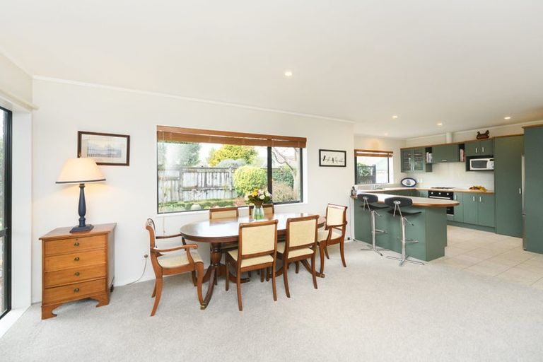 Photo of property in 4 Mckenzie Court, Terrace End, Palmerston North, 4410