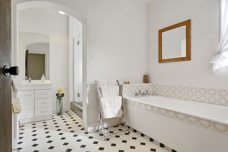 Photo of property in 92 Hall Street, Cambridge, 3434