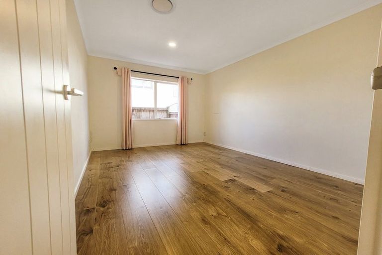 Photo of property in 15 Kouras Place, Flat Bush, Auckland, 2016