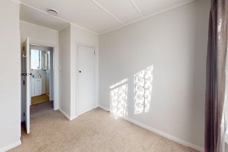 Photo of property in 33 Holland Crescent, Bulls, 4818