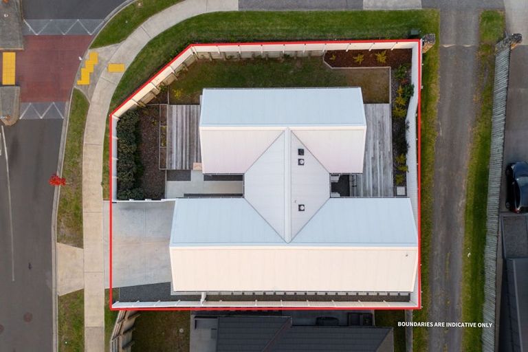Photo of property in 1 Maanihi Drive, Rototuna North, Hamilton, 3210