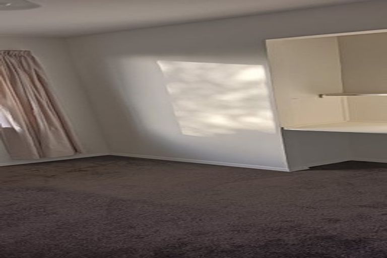 Photo of property in 10 Inca Place, Redwood, Christchurch, 8051