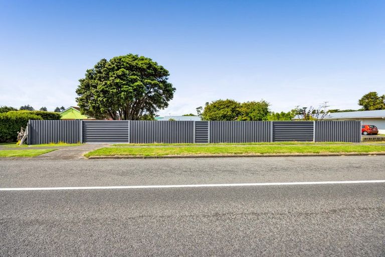 Photo of property in 208 Egmont Street, Patea, 4520